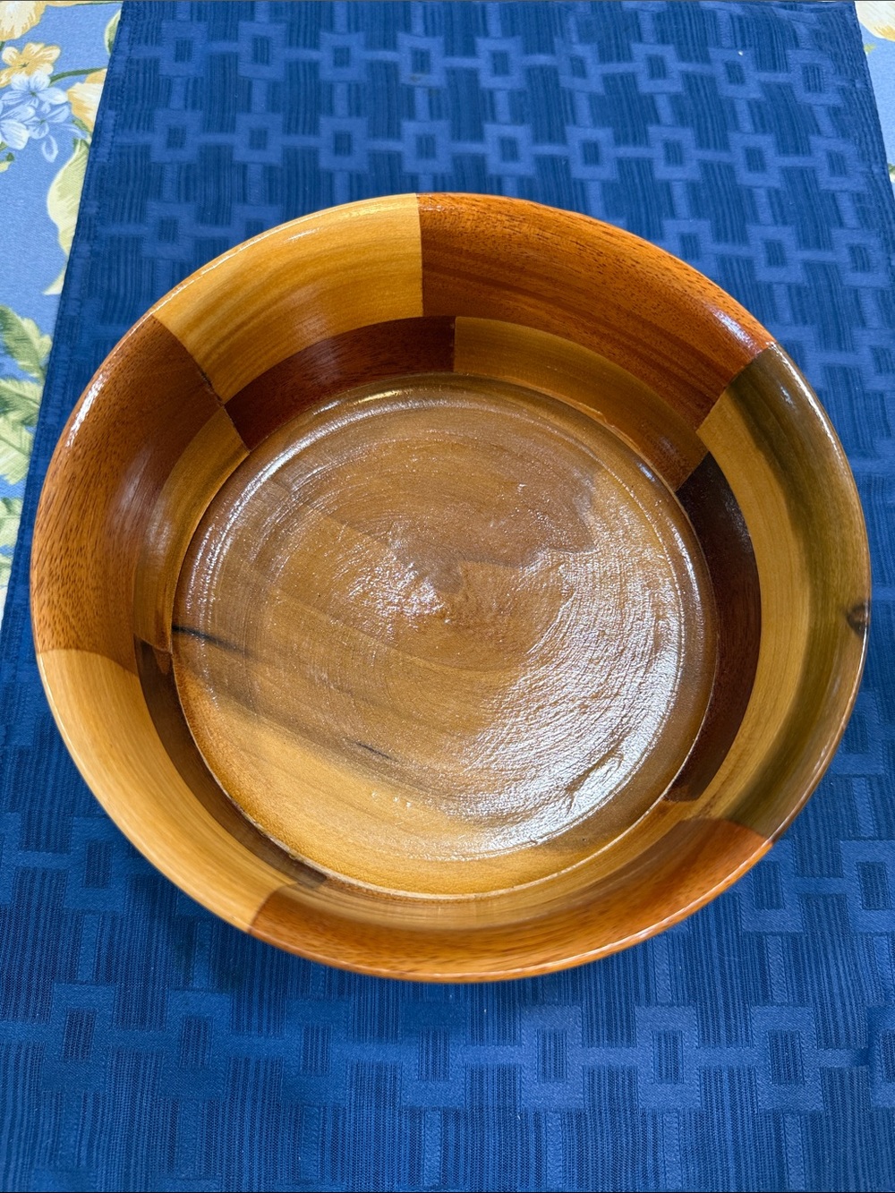 Handcrafted Wooden Serving Bowl in Warm Honey and Amber Tones - Picture 2 of 10